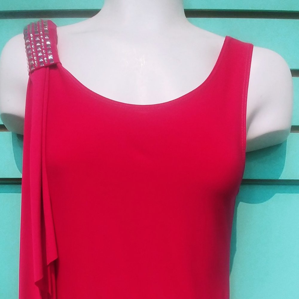 Elegant fusia sleeveless top